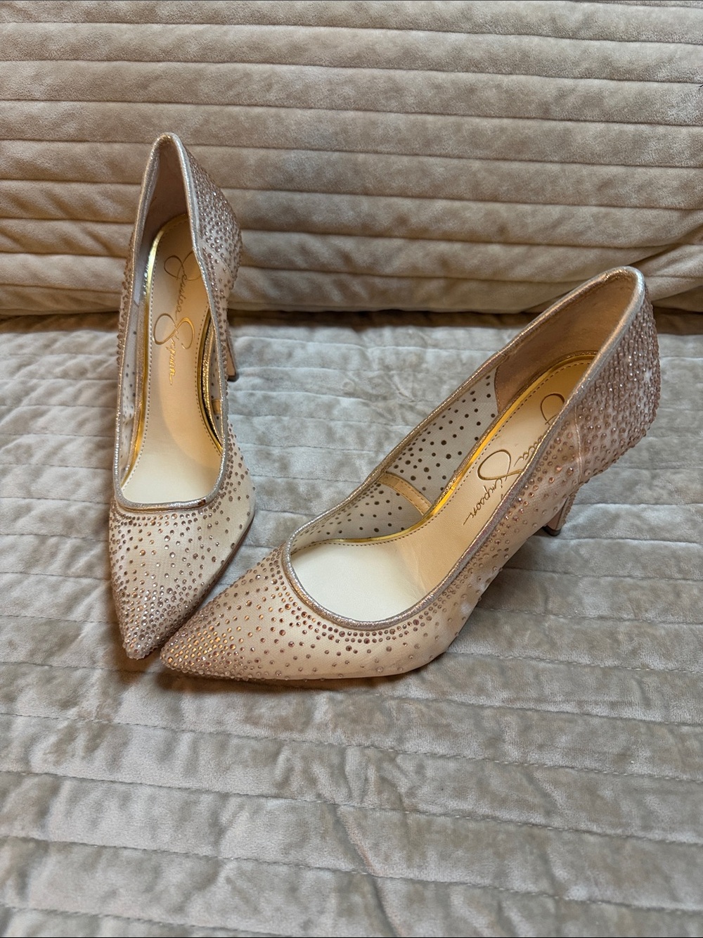Jessica Simpson Nude Crystal-Embellished Pointed Pumps - Picture 2 of 8
